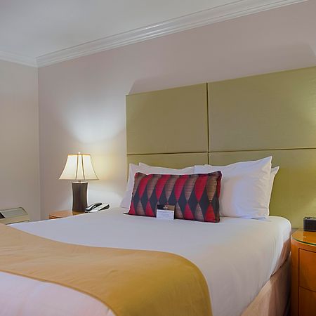 Executive Suites Hotel & Conference Center, Metro Vancouver Burnaby Ngoại thất bức ảnh